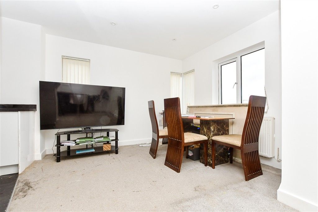 Property photo 1 of 5 Lounge/Diner