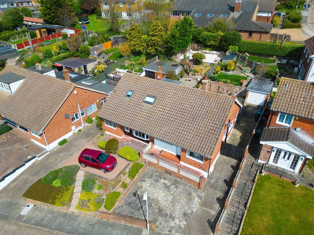 Property photo 2 of 37