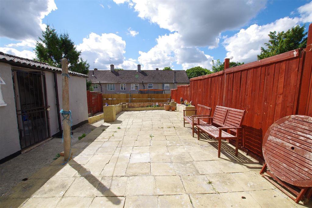 Property photo 2 of 11