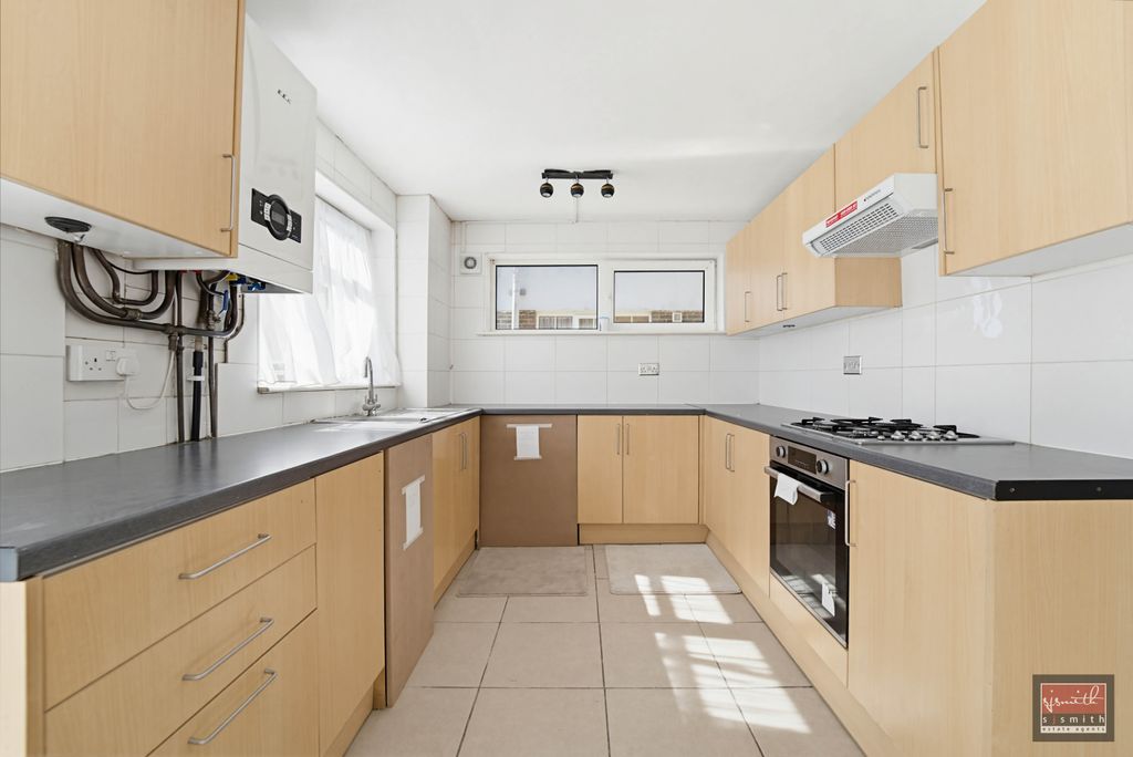 Property photo 3 of 13 Dsc07946