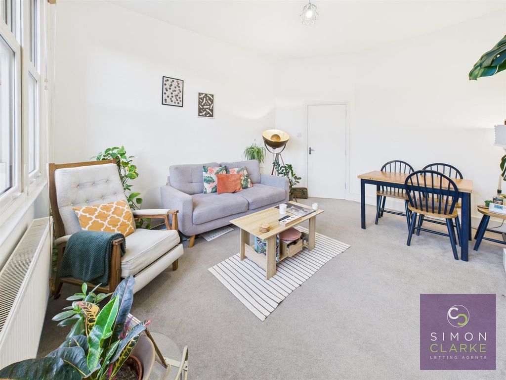 Property photo 2 of 6 Cam05425G0-Pr0076-Still012.Jpg