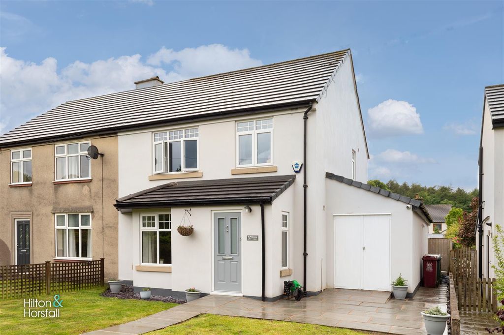 Property photo 1 of 33 Ribble Lane