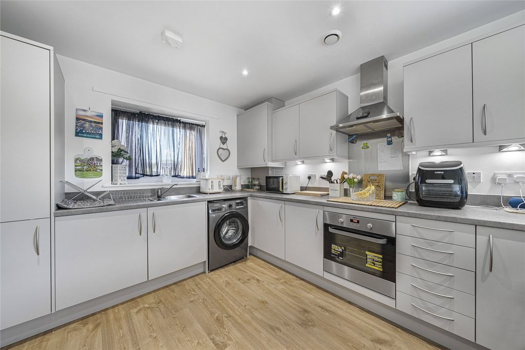 Property photo 3 of 18 Kitchen Area