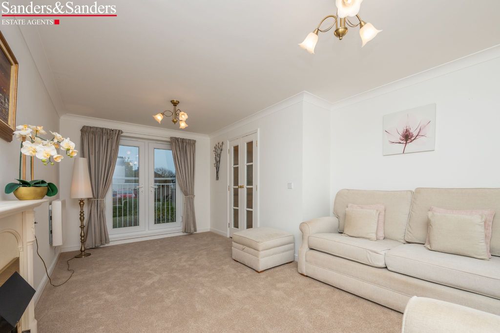 Property photo 3 of 18 Photograph 3