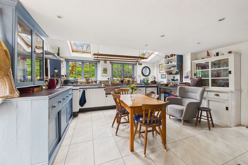 Property photo 3 of 22