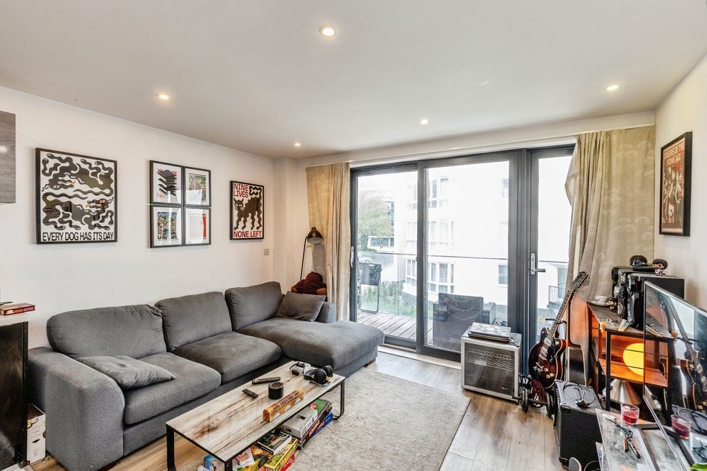 Property photo 2 of 10 Pbox-Img.Jpg
