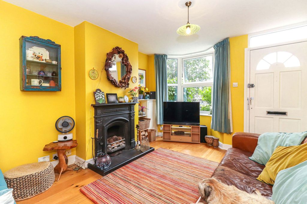 Property photo 2 of 19