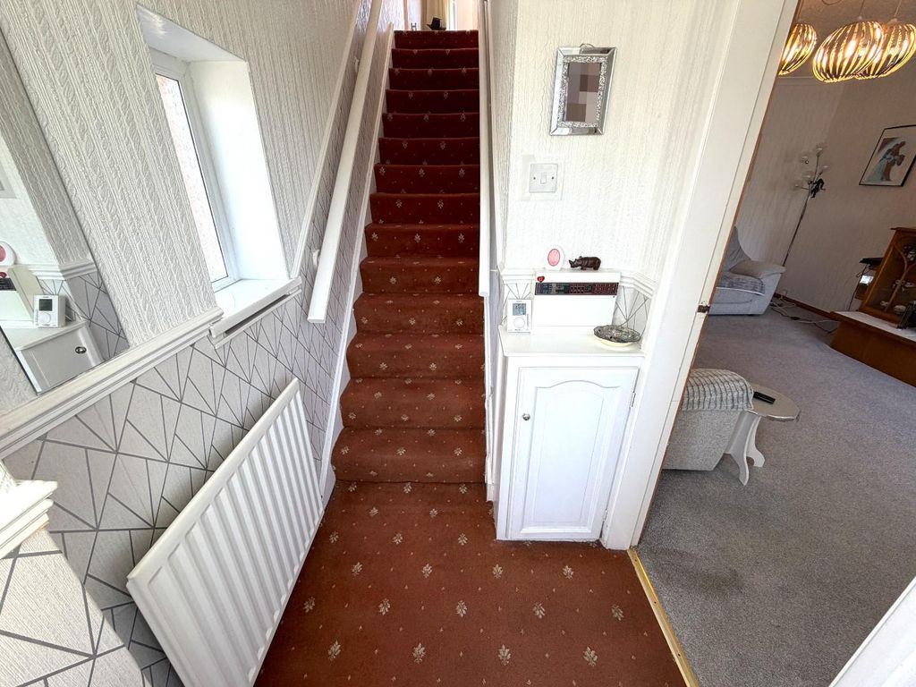 Property photo 3 of 22 Hall