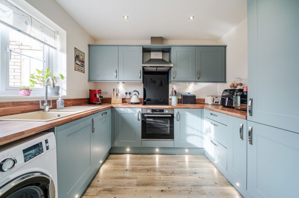 Property photo 2 of 23 1537801-4-1A1685B235E3E