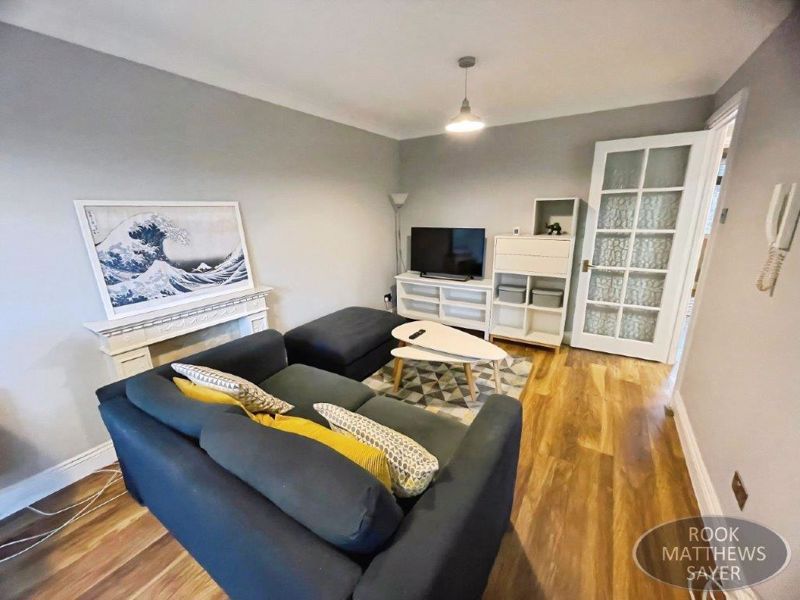 Property photo 3 of 8 Photo 6