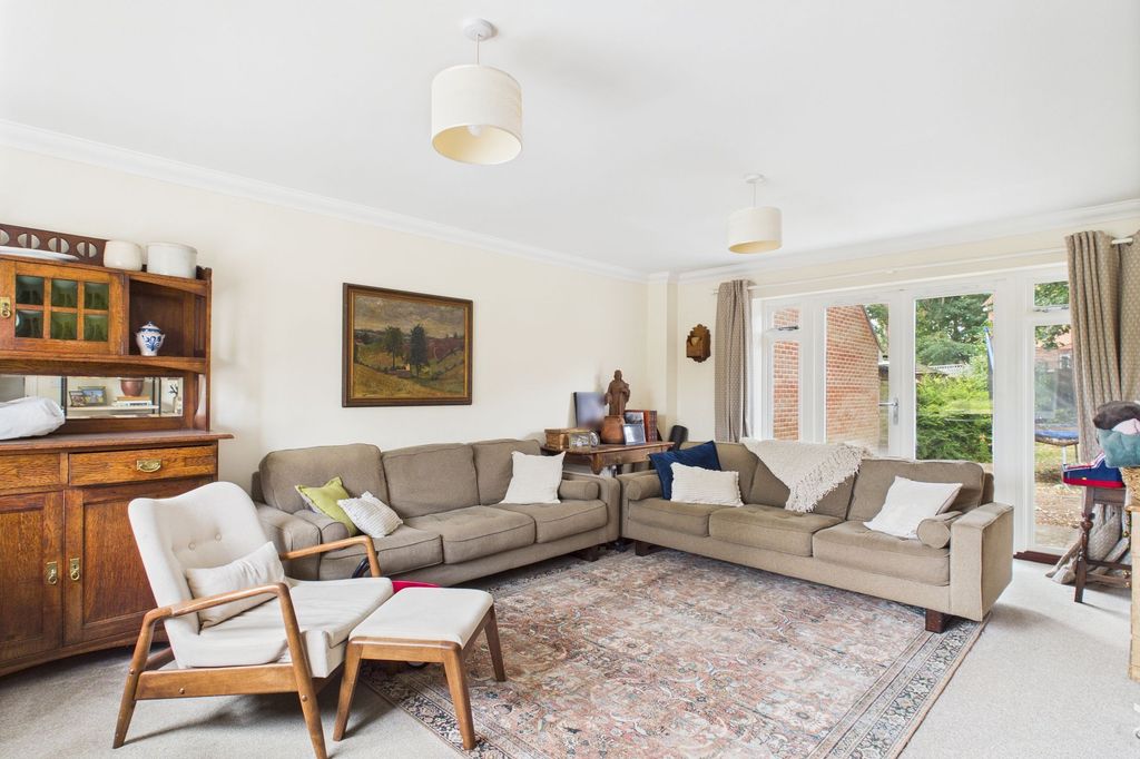 Property photo 3 of 10