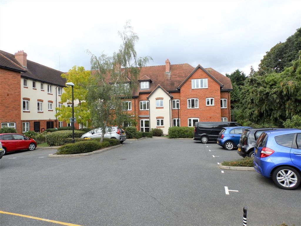 Property photo 1 of 15 Holme Oaks Court