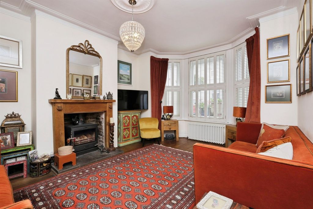 Property photo 2 of 16