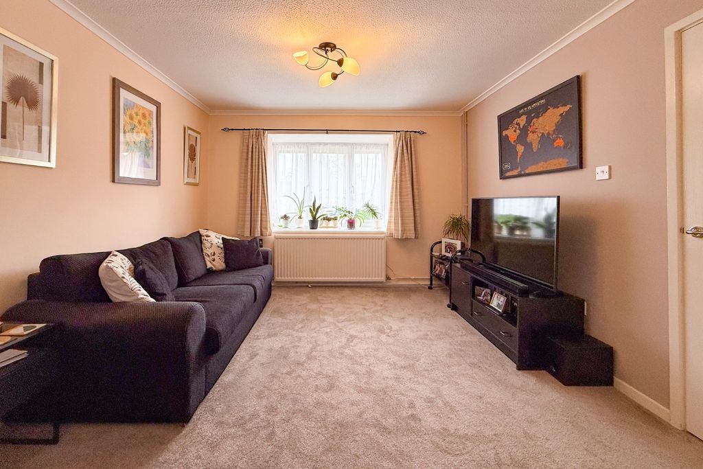 Property photo 2 of 13 5183554