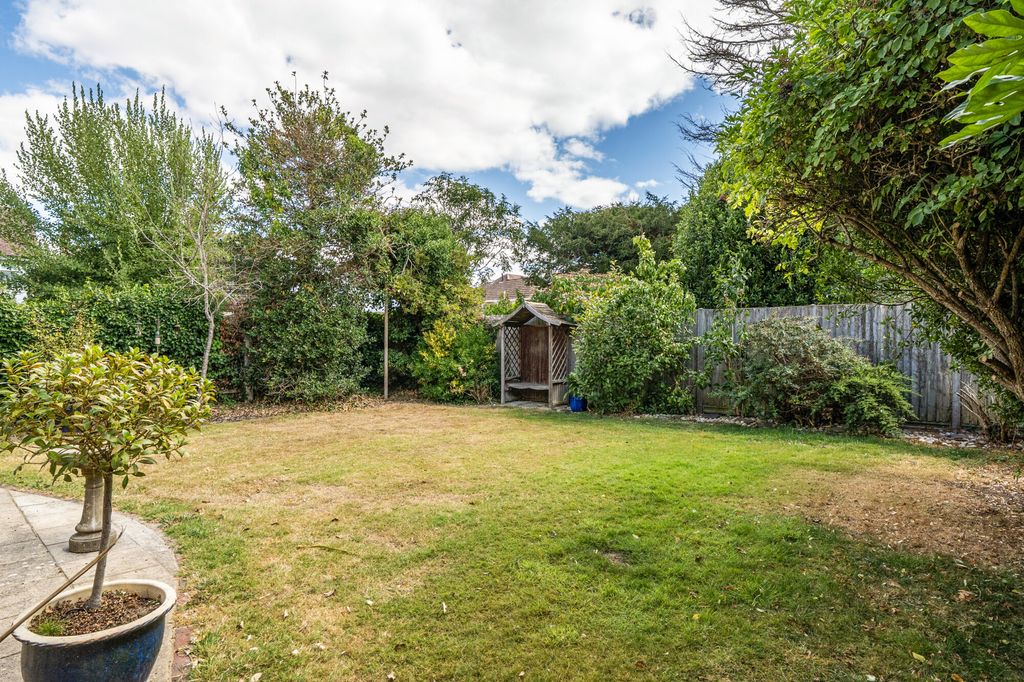 Property photo 2 of 16