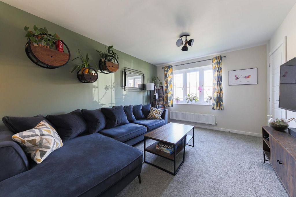 Property photo 3 of 14 Sitting Room.Jpg