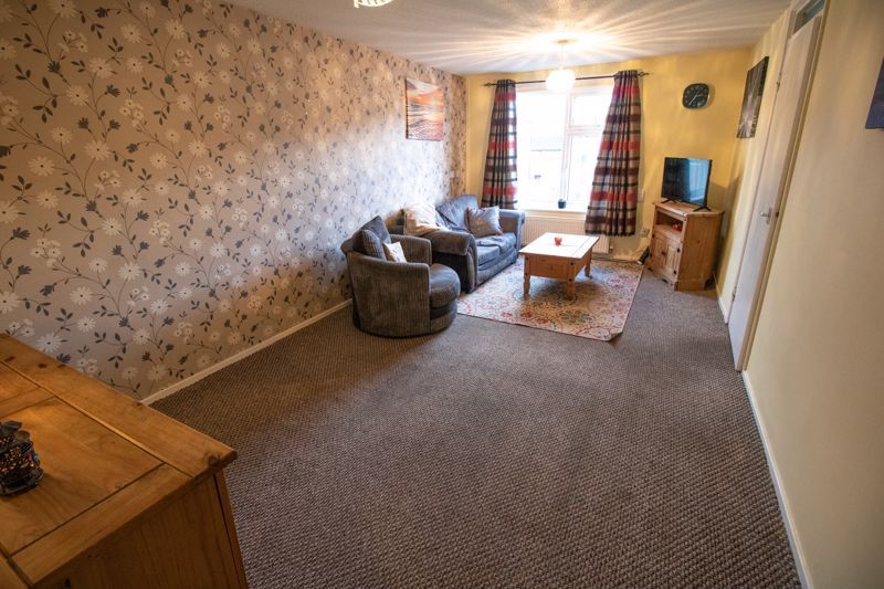 Property photo 3 of 12 Lounge