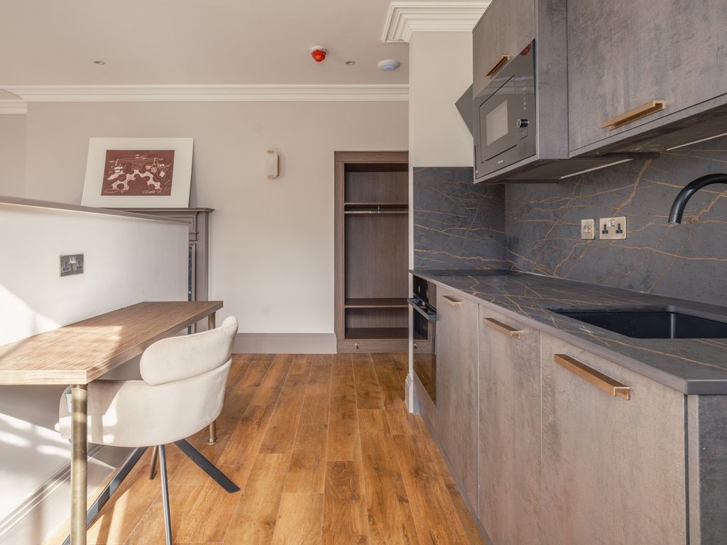 Property photo 3 of 13 5676742