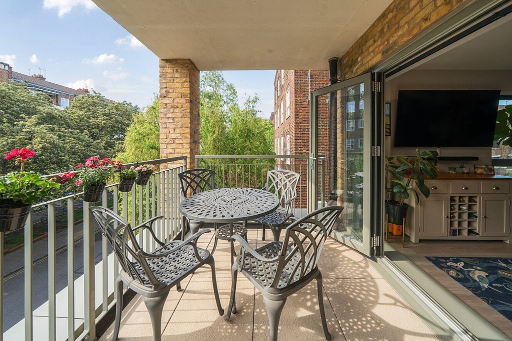 Property photo 2 of 17 Picture No. 04
