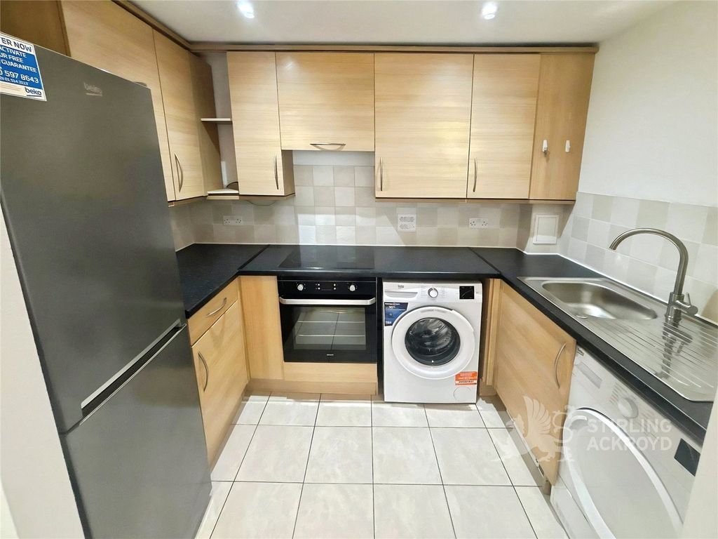 Property photo 2 of 6 Kitchen