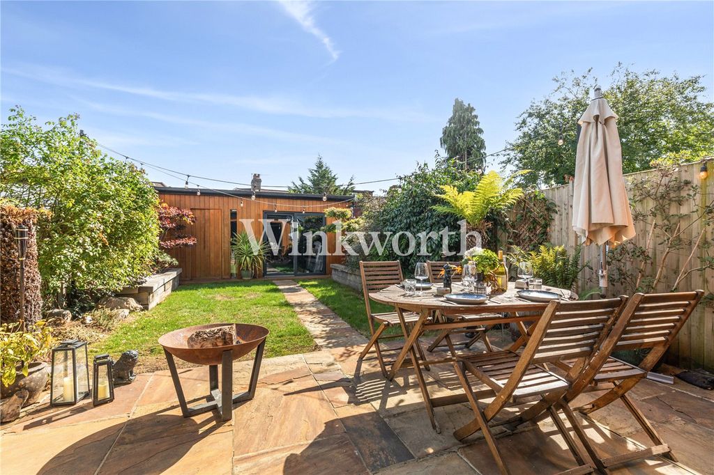Property photo 3 of 34 Picture No. 12