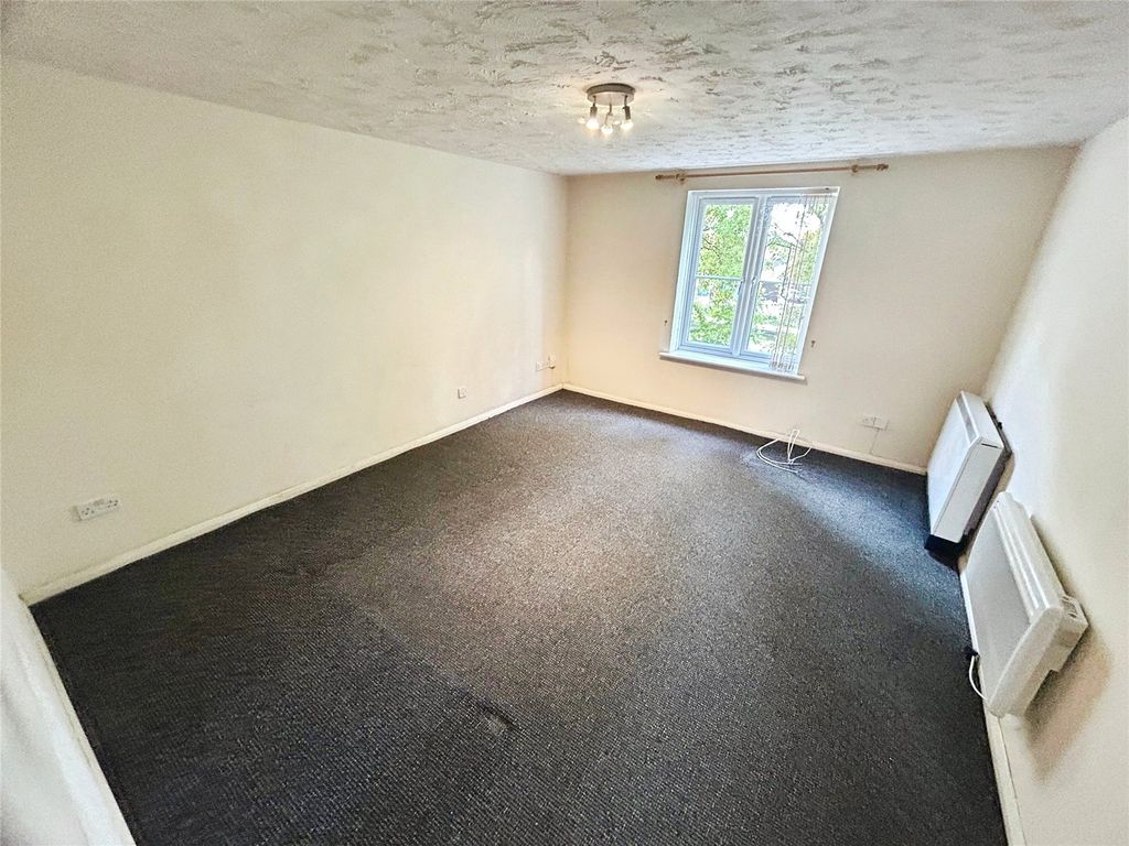 Property photo 3 of 8 Picture No. 04
