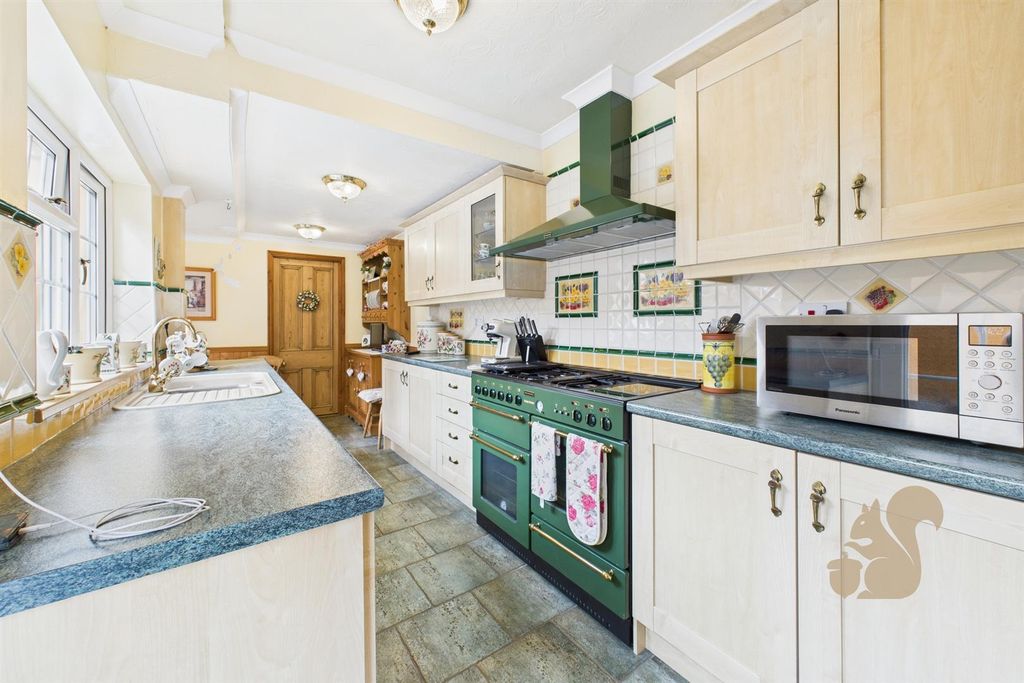Property photo 2 of 20 Kitchen