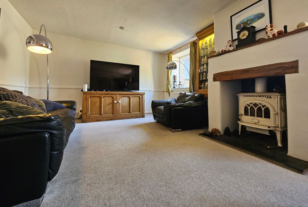 Property photo 3 of 23