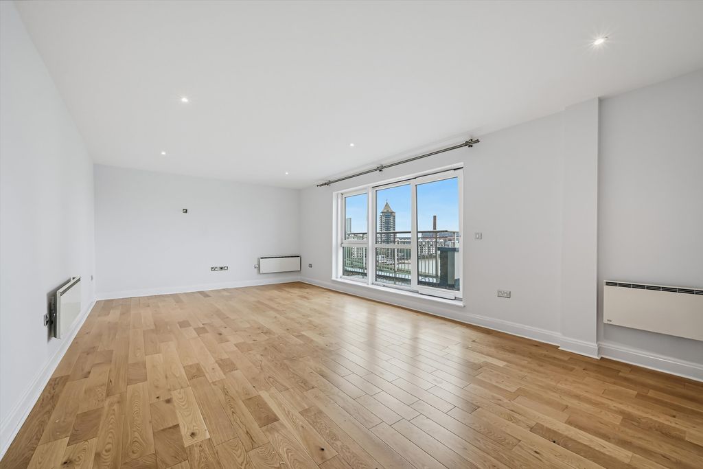 Property photo 1 of 13 Image