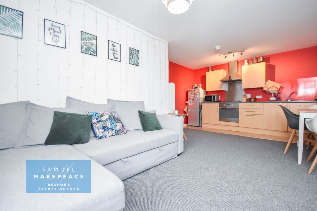 Property photo 3 of 9 Gallery