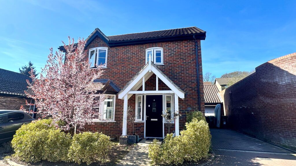 Property photo 1 of 32