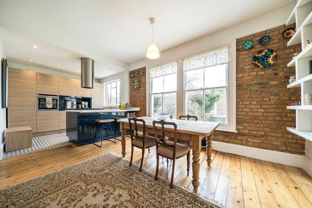 Property photo 3 of 7