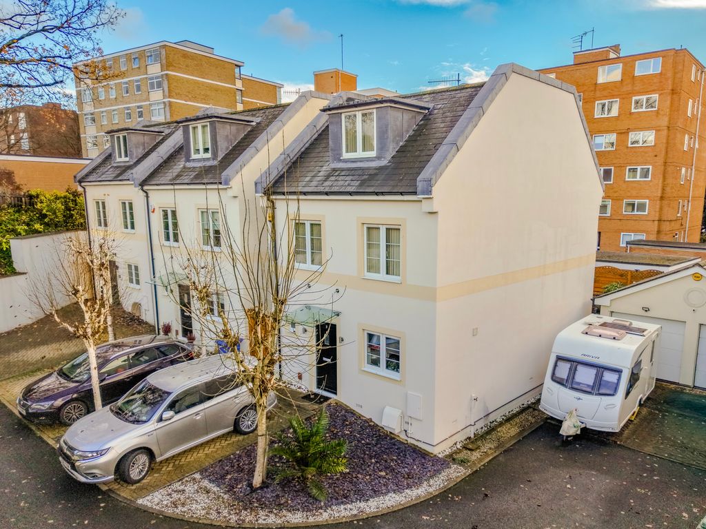 Property photo 2 of 21