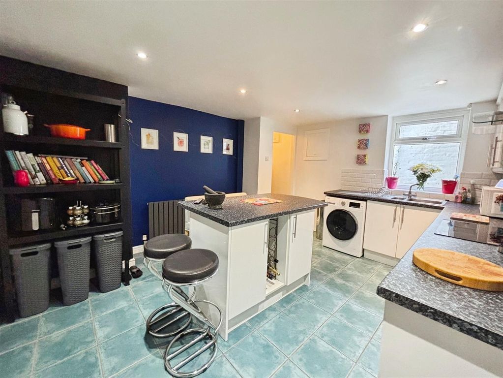 Property photo 3 of 17 Kitchen/Diner