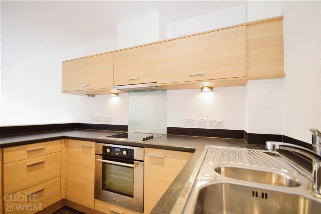 Property photo 1 of 8 Kitchen