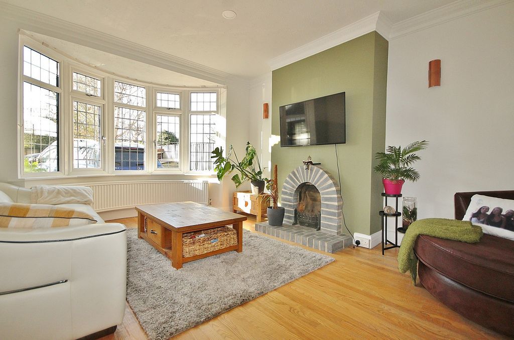 Property photo 2 of 30