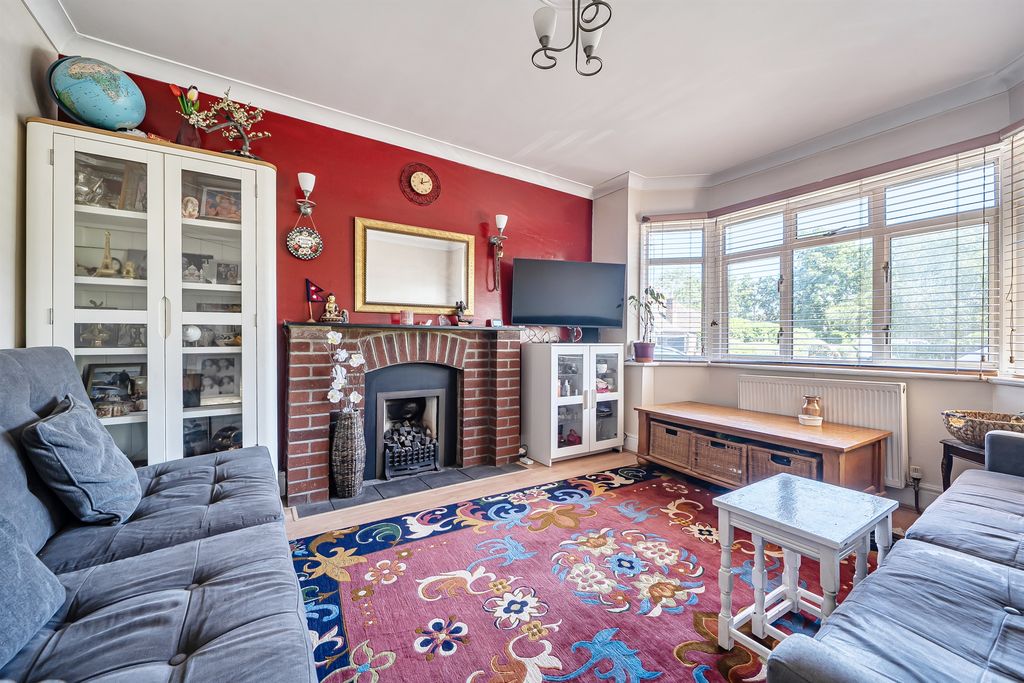 Property photo 3 of 12