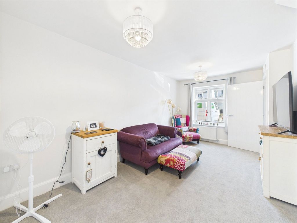 Property photo 3 of 14 Picture No. 02