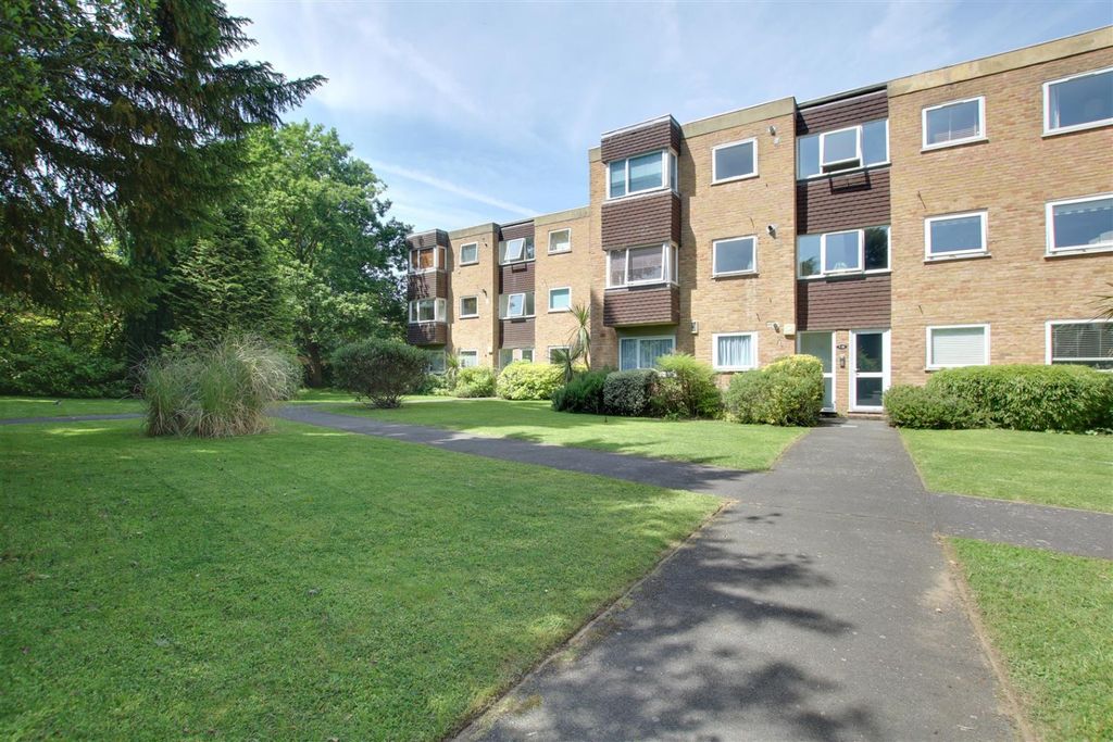 Property photo 1 of 8 4466411
