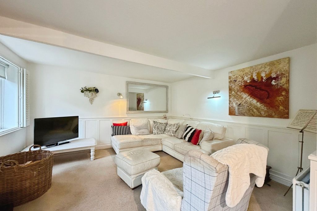 Property photo 2 of 23 4663344