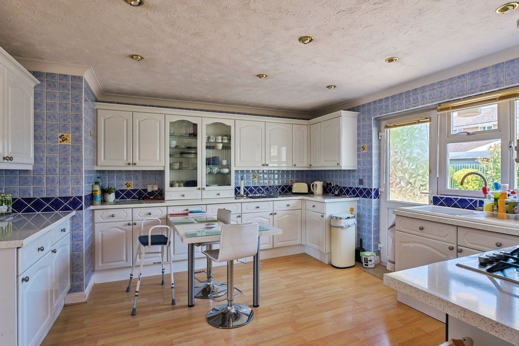 Property photo 3 of 20 Pbox-Img.Jpg