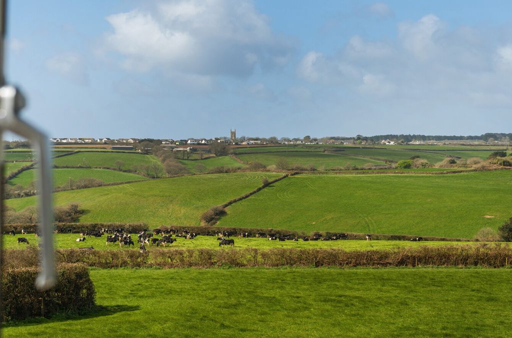 Property photo 2 of 20 1434705-2-69Caf3B...