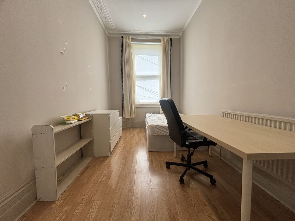 Property photo 1 of 4