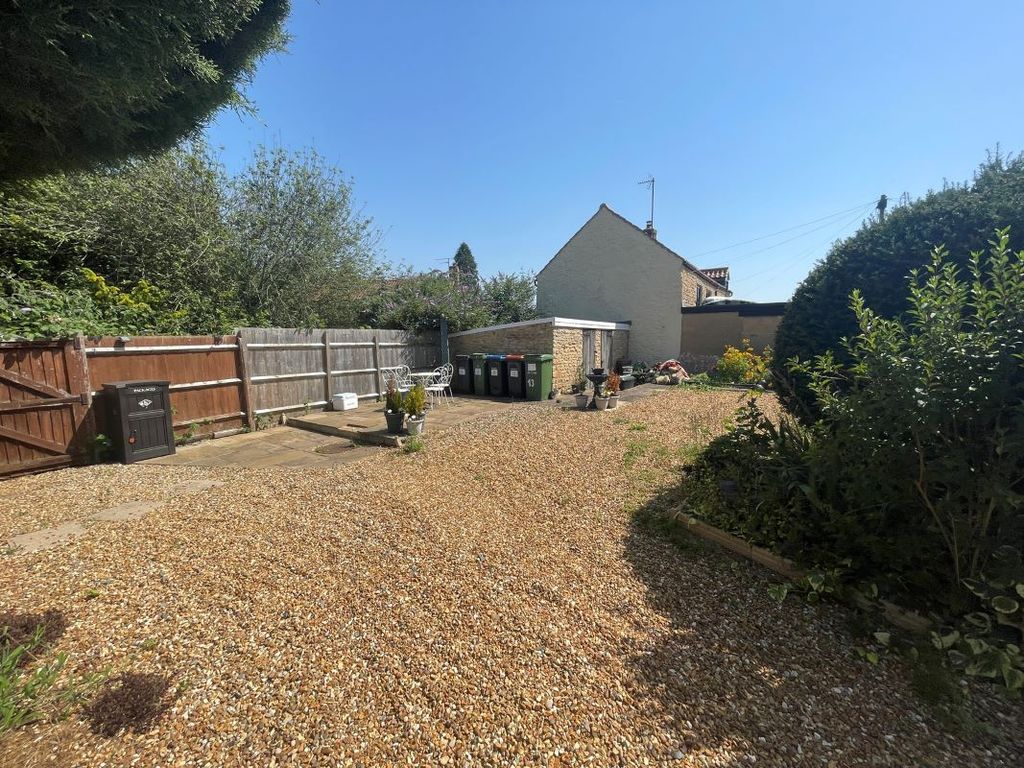 Property photo 3 of 31