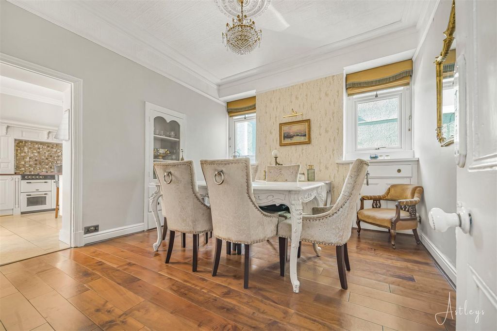 Property photo 3 of 29 Dining Room