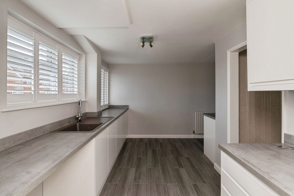 Property photo 3 of 17 Photo