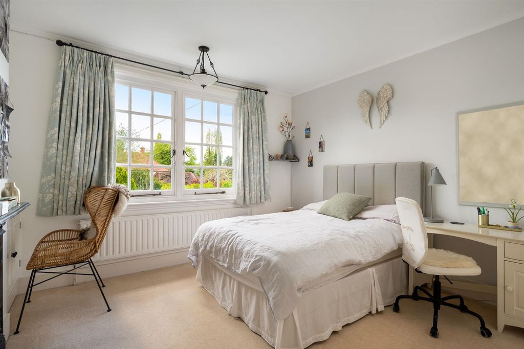 Additional image 17 of 6 bed detached house for saleBasmore Lane, Lower Shiplake, Henley-On-Thames RG9