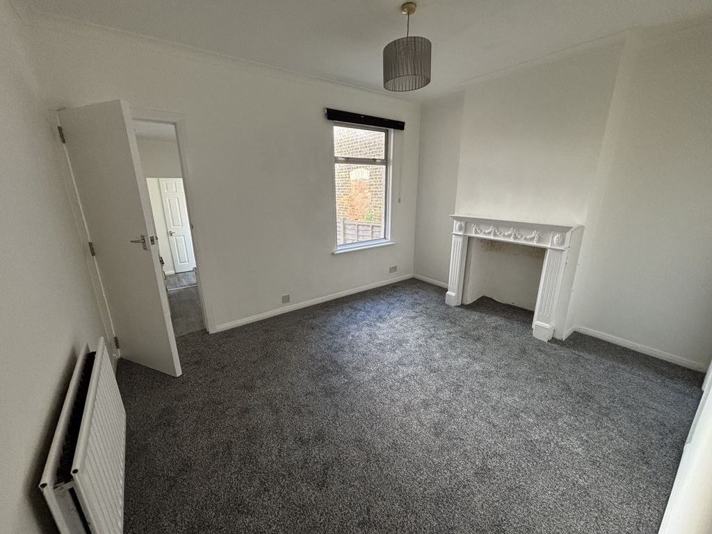 Property photo 3 of 9 Photo 2