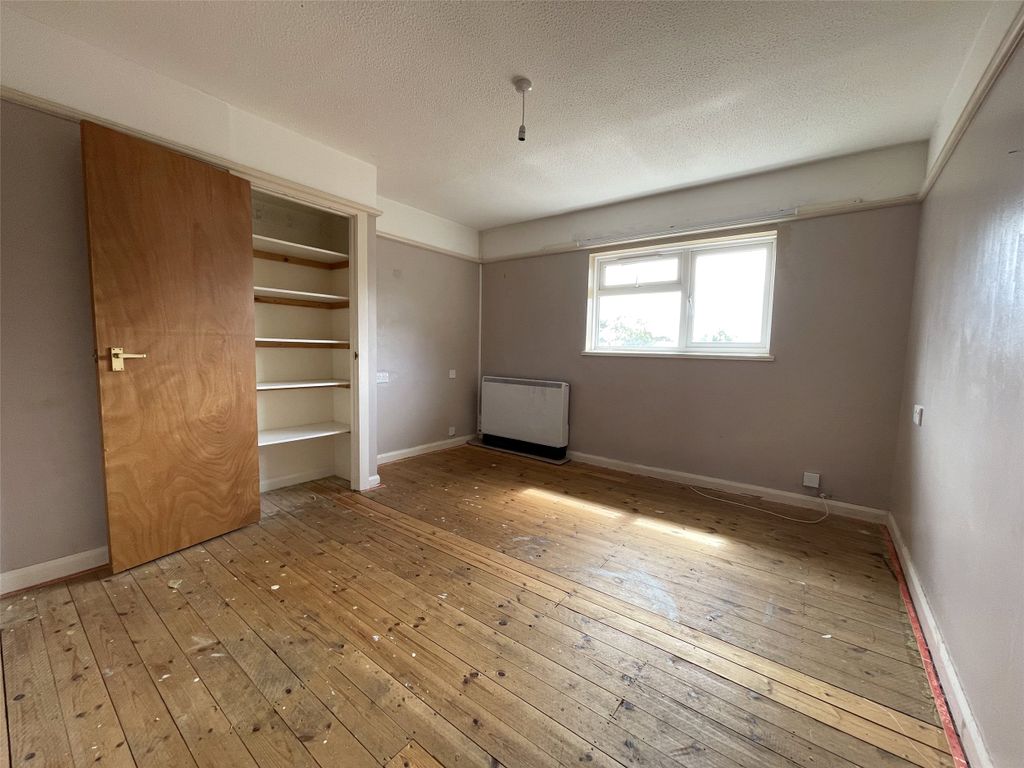 Property photo 3 of 7 Bedroom 1