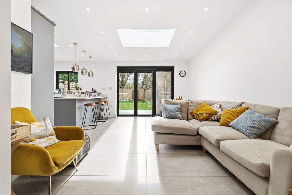 Additional image 4 of 3 bed maisonette for saleBroad Lane, Hampton TW12